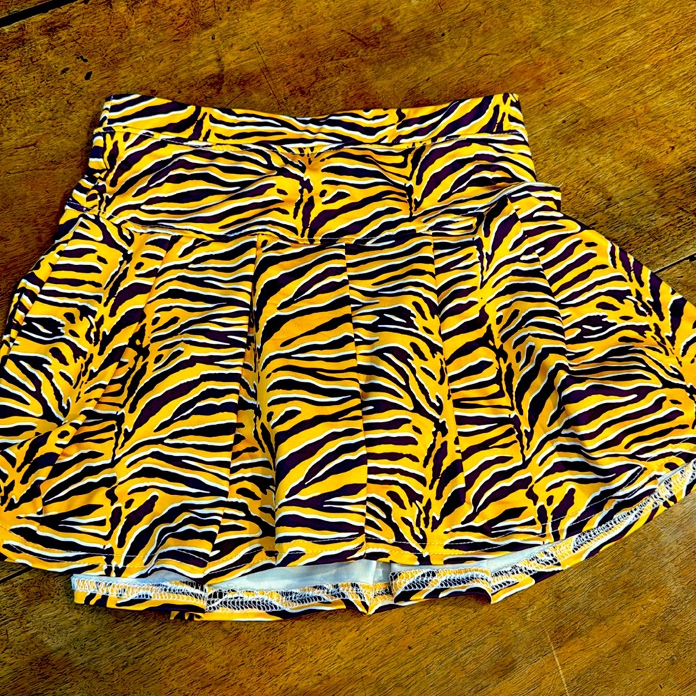 LSU tiger print skort